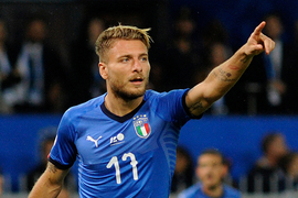 Video Italy - Thụy Sĩ: Cựu Giày vàng Châu Âu sút xa ghi bàn