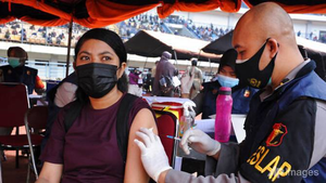 WHO cảnh báo ca mắc COVID-19 tăng vọt ở Indonesia do biến thể mới