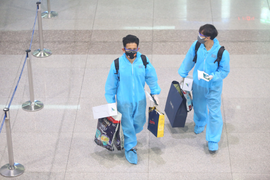 Những hình ảnh đầu tiên của Đội tuyển Việt Nam tại sân bay Tân Sơn Nhất