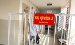 Vi phạm phòng dịch khi đi theo các F0 vào bệnh viện, một phóng viên bị giữ lại