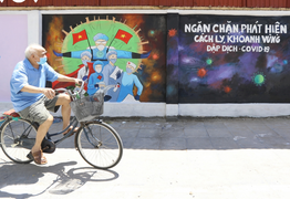 Ảnh: Độc đáo góc phố bích hoạ chống dịch COVID-19 tại Hà Nội