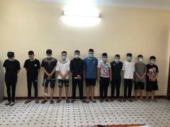 Xử phạt nhóm thanh thiếu niên ném gạch đá vào vọng gác của cảnh sát