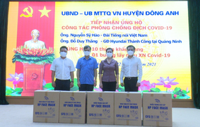 Trao tặng buồng lấy mẫu xét nghiệm COVID-19 cho huyện Đông Anh, Hà Nội