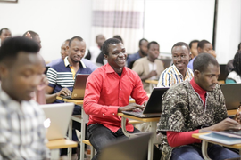 Vì sao các trường đại học Việt Nam khó đón nhận du học sinh về học?