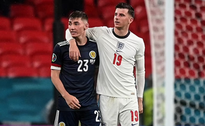 Cầu thủ Scotland mắc COVID-19, 2 ngôi sao tuyển Anh bị cách ly