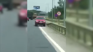 Đi ngược chiều trên cao tốc Hà Nội - Thái Nguyên, tài xế bị phạt 17 triệu đồng