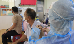 TP.HCM dự kiến tiêm vaccine COVID-19 mũi 3 từ 10/12