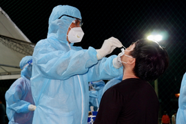 Long An: Mẹ chồng, con gái và cháu trai của BN13783 dương tính SARS-CoV-2