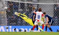 Video: Chiêm ngưỡng siêu phẩm trivela của Luka Modric