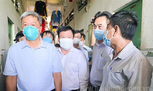 Thứ trưởng Nguyễn Trường Sơn: Sớm tiêm vaccine cho công nhân ở Bình Dương