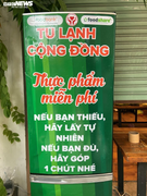 'Tủ lạnh cộng đồng' ấm tình người ở tâm dịch TP.HCM: Nếu thiếu cứ lấy tự nhiên