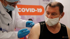 Người chết do COVID-19 tăng đột biến, Nga thắt chặt hạn chế