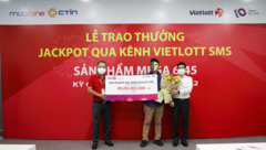 Thuê bao MobiFone trúng Jackpot qua kênh Vietlott SMS nhận giải gần 30 tỷ đồng