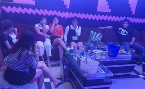 Quảng Nam: Đón khách bất chấp lệnh cấm, chủ quán karaoke bị phạt 15 triệu đồng