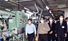 Thủ tướng: Vừa chống dịch, vừa sản xuất, vừa bảo đảm đời sống công nhân