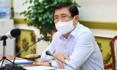 Chủ tịch TP.HCM: Phấn đấu cuối năm, 70% người dân TP được tiêm vaccine COVID-19
