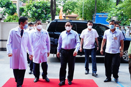 Thủ tướng trực tiếp kiểm tra phòng chống dịch COVID-19 tại TP.HCM