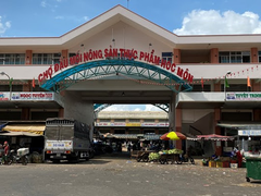 TP.HCM: Tạm dừng tập kết, giao hàng trực tiếp tại chợ đầu mối Hóc Môn