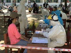 Quảng Ngãi tìm người đến 13 địa điểm liên quan các bệnh nhân COVID-19