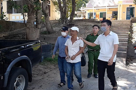 Bắt gã đàn ông tưới xăng dọa đốt người để cướp 20 triệu đồng