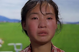 Thiếu nữ chăn lợn xấu gái được đóng chính trong phim Trương Nghệ Mưu giờ ra sao?