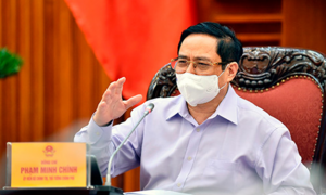 Thủ tướng thông qua gói hỗ trợ 26.000 tỷ đồng cho lao động khó khăn do COVID-19