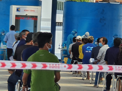 Nhiều ca nghi mắc COVID-19 ở Cảng cá Mỹ Tho, test nhanh 400 người