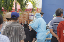 TP.HCM ngưng 1 ngày lấy mẫu diện rộng trong cộng đồng để tầm soát cho thí sinh