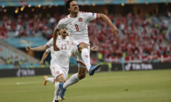 EURO 2020: Cầu thủ mắc chứng mù màu đưa Đan Mạch vào bán kết