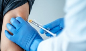 Ăn uống thế nào trước và sau khi tiêm vaccine COVID-19?