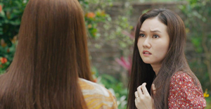 Hương Giang 'Mùa hoa tìm lại' bị bạn diễn tát sái khớp hàm
