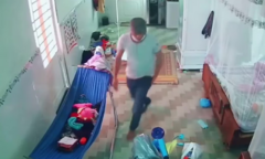 Tên trộm được chủ nhà nhắc đeo khẩu trang 