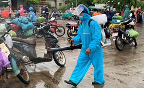 Tài xế chở rau củ dương tính SARS-CoV-2, chợ nông sản ở Quảng Ngãi bị phong tỏa