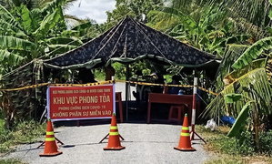 Nhiều cán bộ y tế ở Trà Vinh bị đình chỉ công tác do lơ là phòng dịch