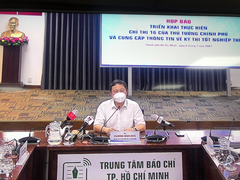 Phó Chủ tịch TP.HCM: Shipper được hoạt động nhưng cấm cửa hàng bán mang về