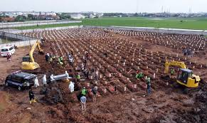 Sốc với 2 ảnh chụp nghĩa trang Indonesia cách nhau 10 ngày