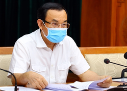 Bí thư Thành uỷ TP.HCM tham vấn chuyên gia dịch tễ cách phòng chống COVID-19