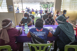 COVID-19: Malaysia ghi nhận số ca nhiễm kỷ lục, Indonesia thêm gần 40.000 ca