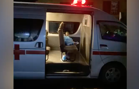 Video: Xúc động khoảnh khắc em bé 2 tuổi là F0, đi điều trị COVID-19 ở TP.HCM