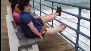 Nỗi khổ của cô nàng chân ngắn