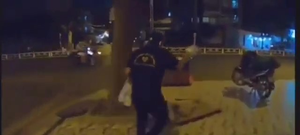 Bác tài kinh hãi bỏ chạy khi được phát cơm