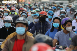 Biển người kẹt cứng tại chốt kiểm soát ở TP.HCM: Chủ tịch quận Gò Vấp nói gì?