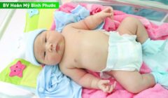 Bé trai chào đời nặng 5,2kg