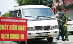 Chủ tịch Hà Nội: Ngăn chặn mầm bệnh xâm nhập nhưng không 'ngăn sông cấm chợ'