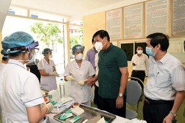 Việt Nam thêm 983 người mắc COVID-19, TP.HCM 886 ca