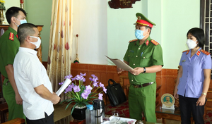 Làm giả 66 con dấu nhằm trục lợi, chủ xe khách bị khởi tố 