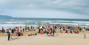 Đà Nẵng lại cấm tắm biển