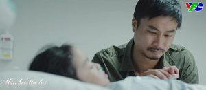 'Mùa hoa tìm lại' tập 23: Bé Ngân hôn mê, Đồng nghẹn ngào nói yêu con