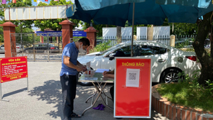 Người Hà Nội vào cơ quan, địa điểm công cộng phải quét mã QR kiểm soát dịch
