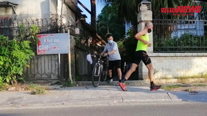 Video: Nhiều người đạp xe 'tìm ngách, lách chốt' để tập thể dục ở Hà Nội